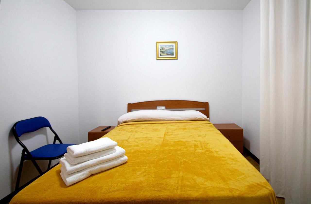 Yani'S Hospedaje Pension 1 Estrella Arriondas Bagian luar foto