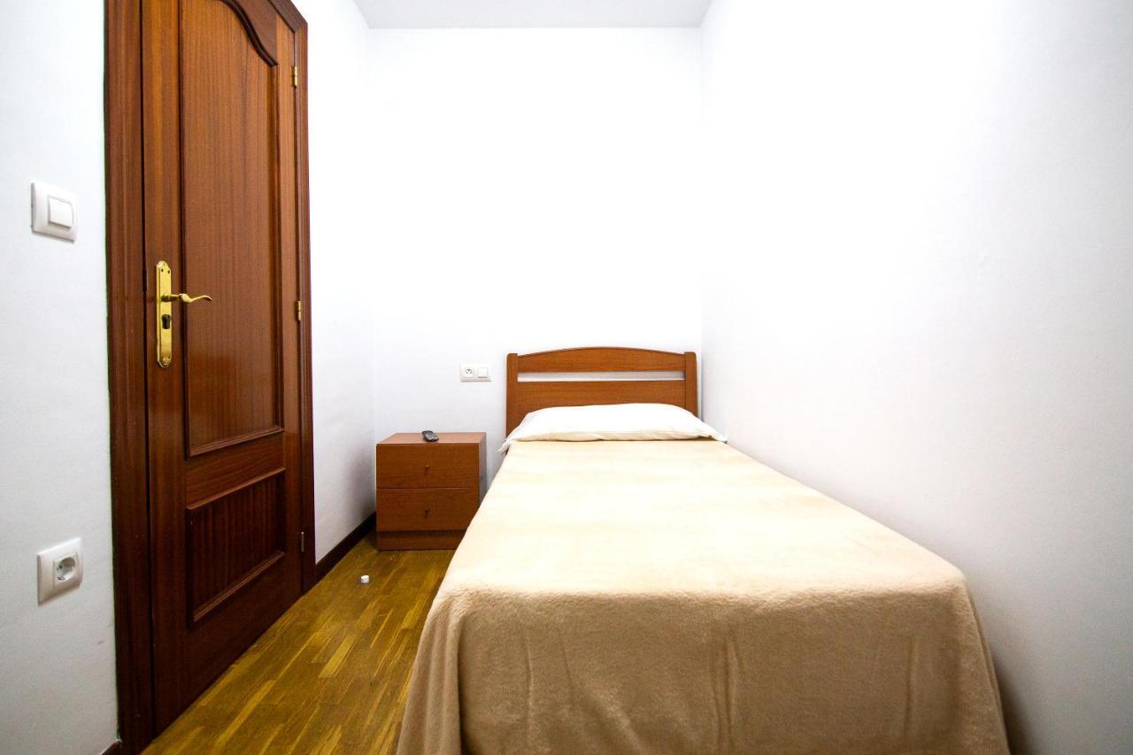 Yani'S Hospedaje Pension 1 Estrella Arriondas Bagian luar foto
